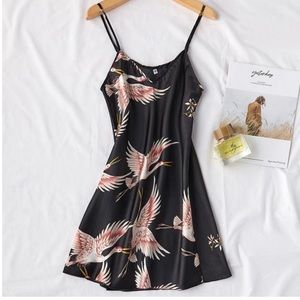 Elegant Black Crane Print Chemise